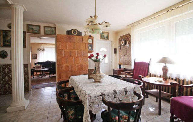 Eladó családi ház, Dombóváron 34 M Ft, 5 szobás