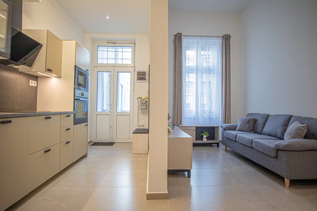 Kiadó téglalakás, albérlet, VI. kerületben, Teréz körúton