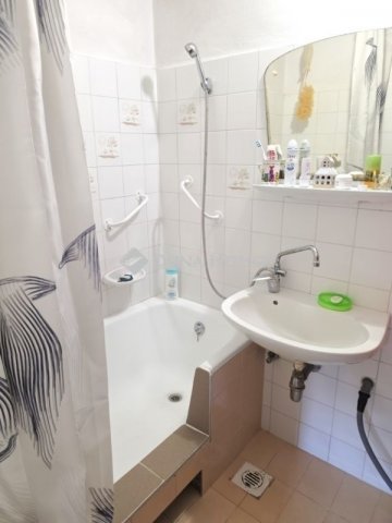 Eladó családi ház, Pécsett 79.9 M Ft, 4 szobás