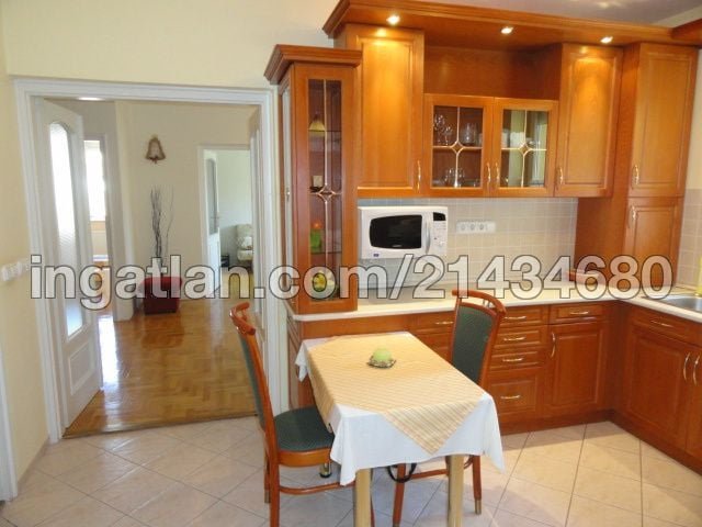 Kiadó téglalakás, albérlet, Kecskeméten 200 E Ft / hó