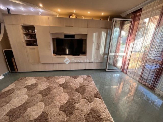 Eladó téglalakás, Kecskeméten 99.5 M Ft, 6 szobás