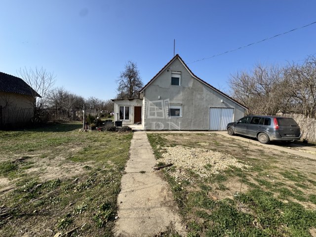 Eladó családi ház, Baján 29.99 M Ft, 3 szobás