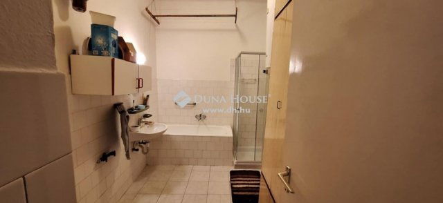 Eladó téglalakás, Mohácson 23 M Ft, 3 szobás