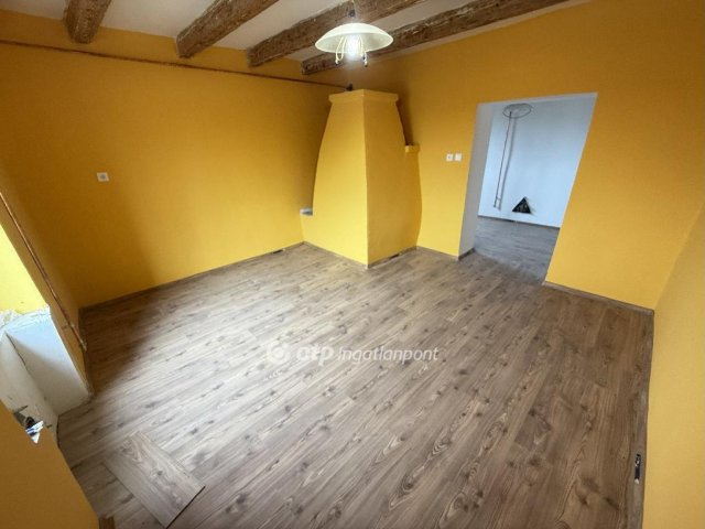 Eladó családi ház, Cserkeszőlőn 17.5 M Ft, 2 szobás