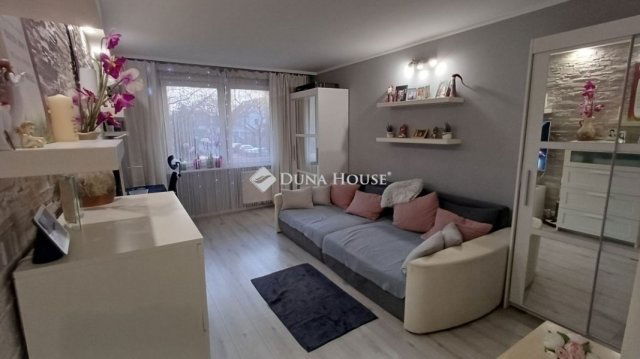 Eladó panellakás, Budapesten, XV. kerületben 64.9 M Ft, 2 szobás