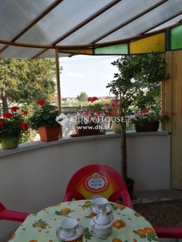 Eladó családi ház, Cegléden 59.9 M Ft, 2 szobás