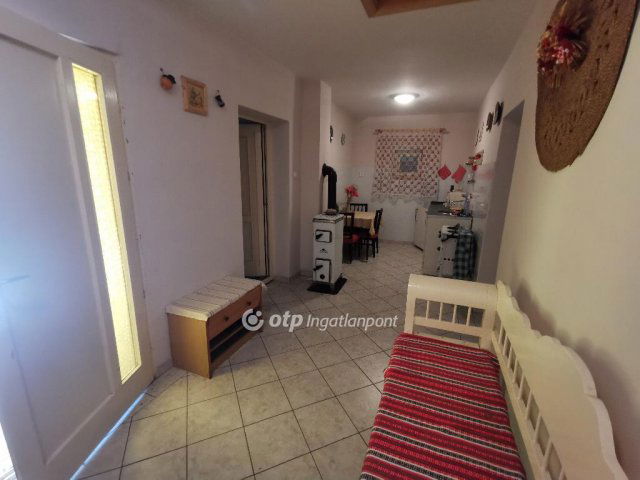 Eladó nyaraló, Cegléden 30 M Ft, 1 szobás / költözzbe.hu