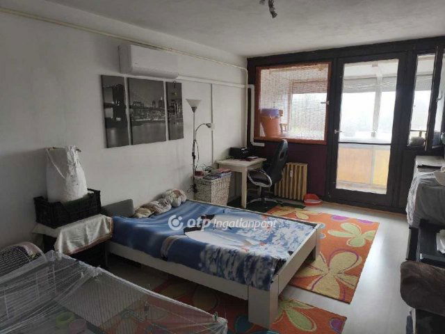 Eladó panellakás, Pécsett 44.5 M Ft, 2 szobás