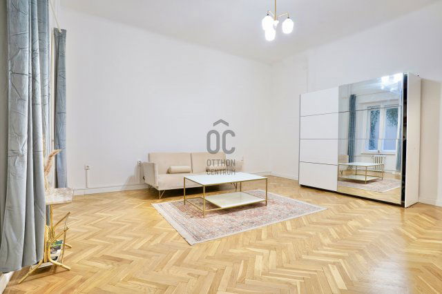 Eladó téglalakás, Budapesten, V. kerületben 104.9 M Ft, 2 szobás