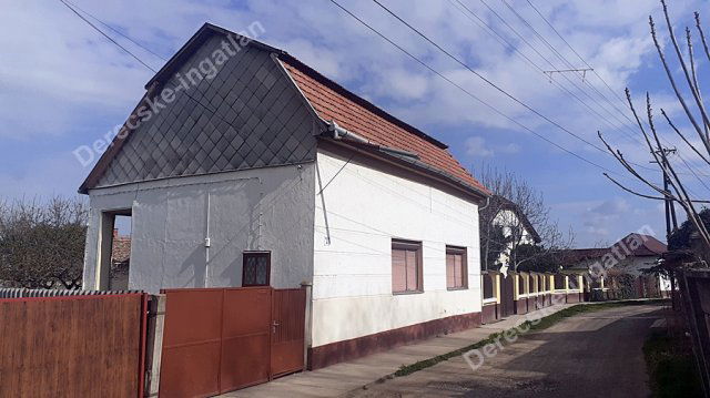 Eladó családi ház, Derecskén 43 M Ft, 4 szobás