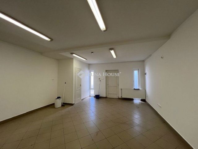 Eladó ipari ingatlan, Nyíregyházán 12 M Ft