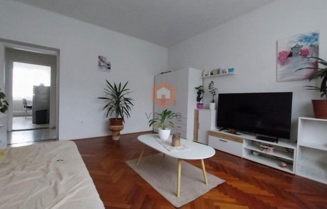 Eladó családi ház, Pécsett 69.9 M Ft, 6+3 szobás