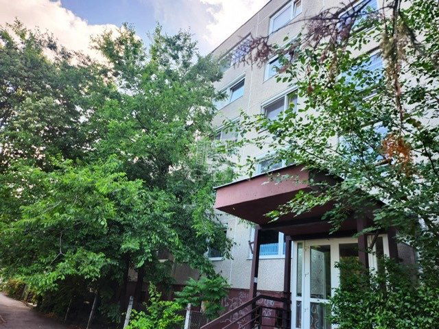 Eladó panellakás, Szigetszentmiklóson 56.9 M Ft, 1+2 szobás