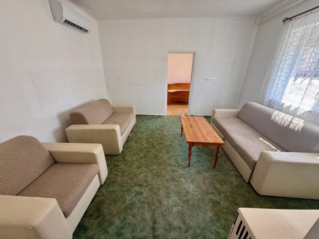 Kiadó családi ház, albérlet, Móron 180 E Ft / hó, 2 szobás