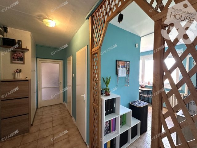 Eladó panellakás, Kiskunfélegyházán 32.9 M Ft, 2 szobás