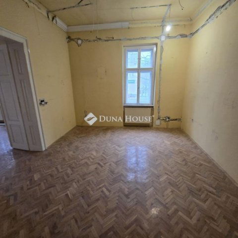 Eladó téglalakás, Szegeden 61 M Ft, 3 szobás