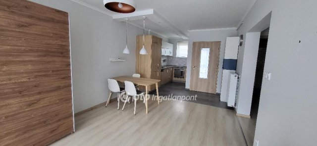 Eladó téglalakás, Mosonmagyaróváron 69.9 M Ft, 3 szobás