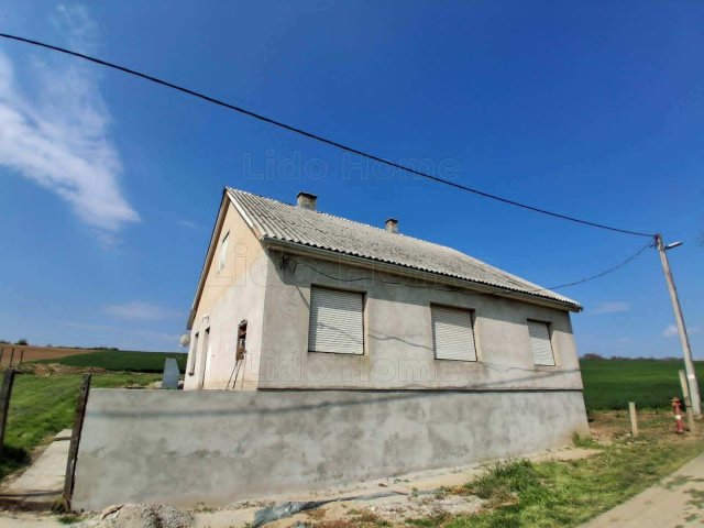 Eladó családi ház, Gadácson 35 M Ft, 3+1 szobás