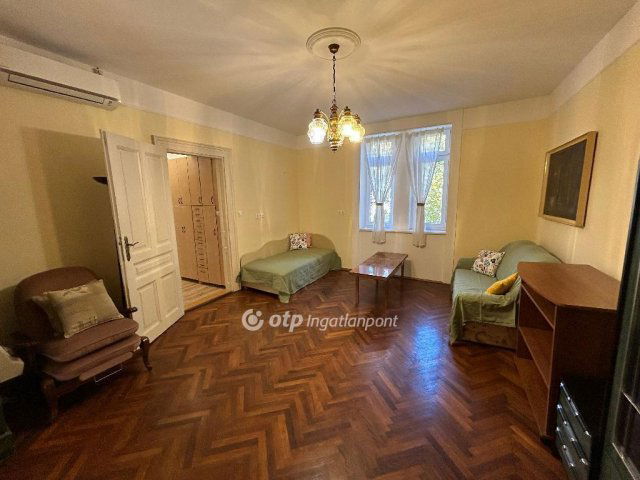 Eladó téglalakás, Győrött 73.9 M Ft, 2 szobás