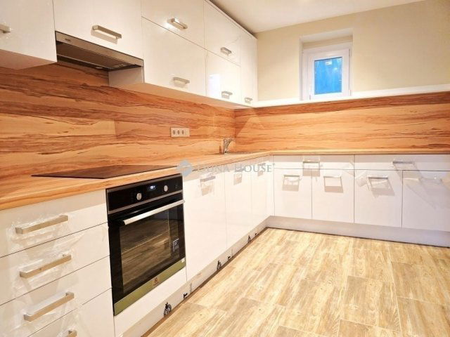 Eladó családi ház, Hosszúhetényen 99 M Ft, 4 szobás