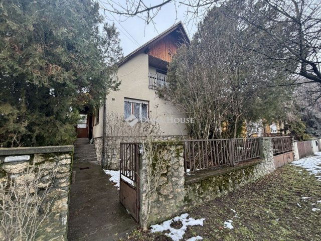 Eladó családi ház, Csákváron 64.9 M Ft, 5 szobás