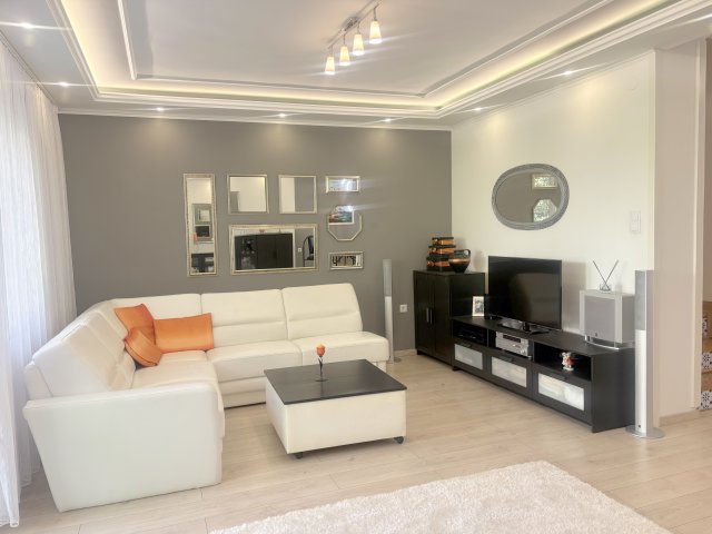 Eladó sorház, Nyíregyházán 94.9 M Ft, 6 szobás