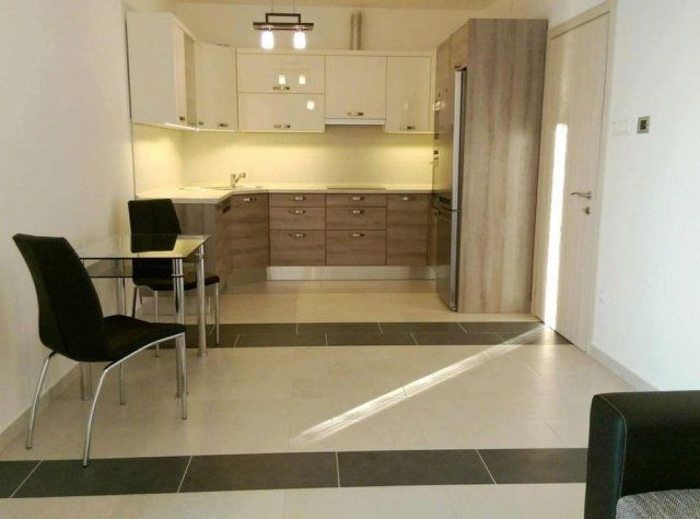 Kiadó téglalakás, albérlet, Debrecenben 260 E Ft / hó, 2 szobás