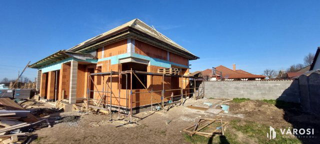 Eladó ikerház, Ebesen 99.9 M Ft, 4 szobás / költözzbe.hu