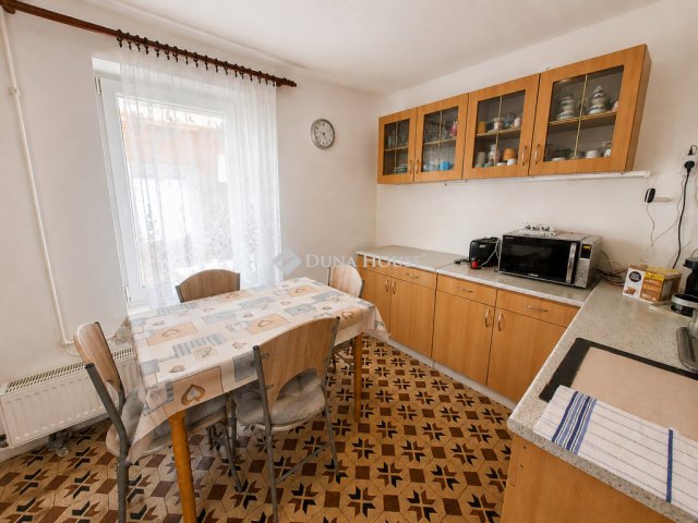 Eladó családi ház, Budapesten, XVIII. kerületben 95 M Ft