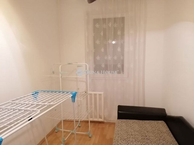 Eladó panellakás, Pécsett 34.9 M Ft, 1+1 szobás