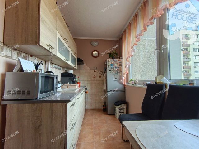 Eladó panellakás, Kecskeméten 47.5 M Ft, 2 szobás