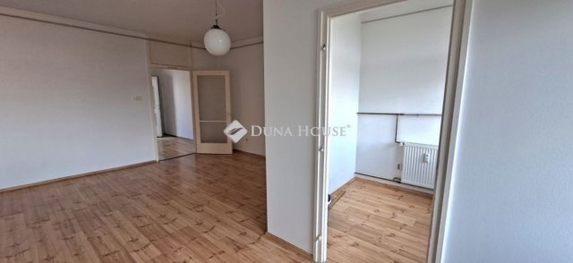 Eladó téglalakás, Szombathelyen 32.9 M Ft, 1 szobás