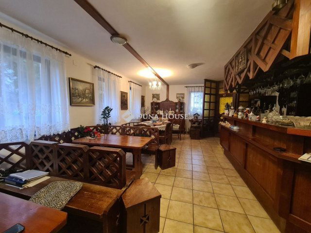 Eladó családi ház, Sopronban 349 M Ft, 8 szobás