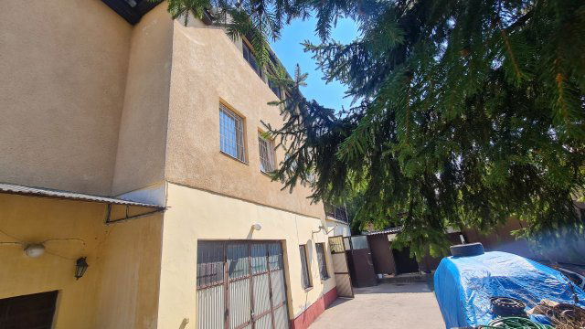 Eladó családi ház, Budapesten, XVI. kerületben, Gusztáv utcában