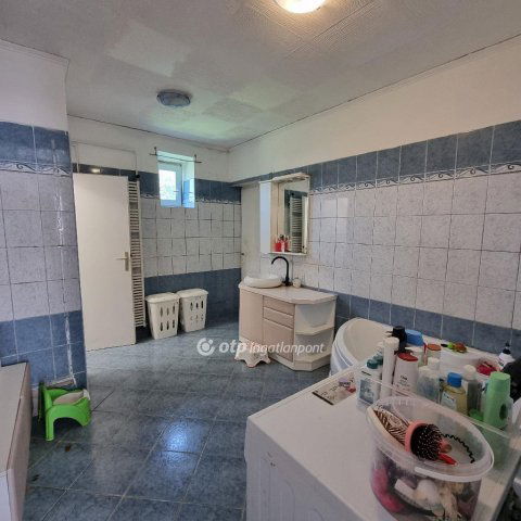 Eladó családi ház, Bernecebarátiban 35.5 M Ft, 4 szobás