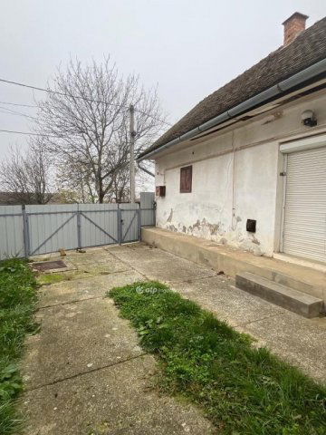 Eladó családi ház, Szűrön 12 M Ft, 3 szobás