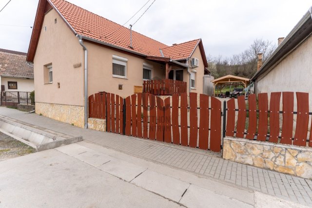 Eladó családi ház, Alsónánán 35 M Ft, 2 szobás