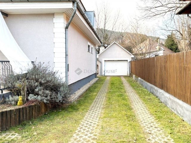 Eladó családi ház, Budapesten, III. kerületben 189.375 M Ft