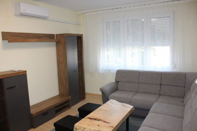 Kiadó panellakás, albérlet, Debrecenben, Klaipeda utcában