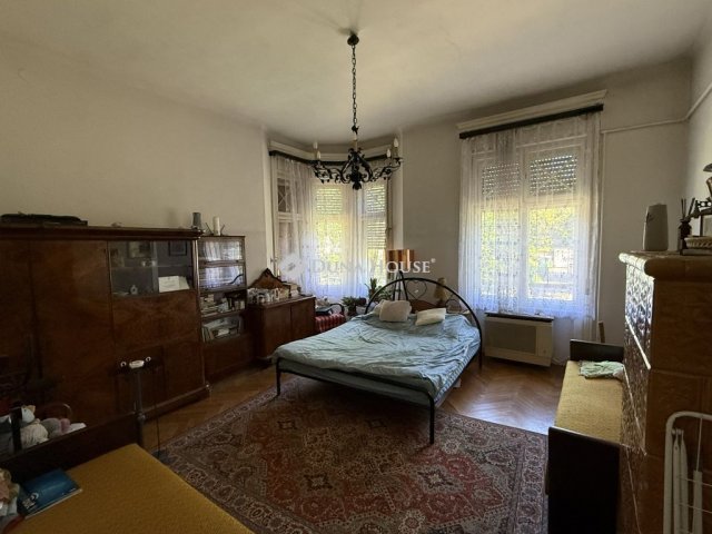 Eladó téglalakás, III. kerületben, Rozgonyi Piroska utcában