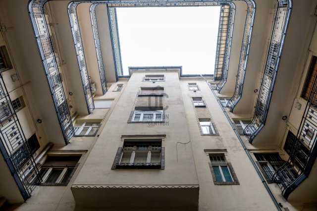 Eladó téglalakás, Budapesten, V. kerületben 145 M Ft, 2 szobás
