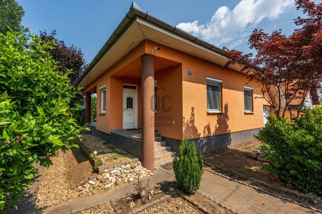 Eladó családi ház, Ócsán 118 M Ft, 3 szobás