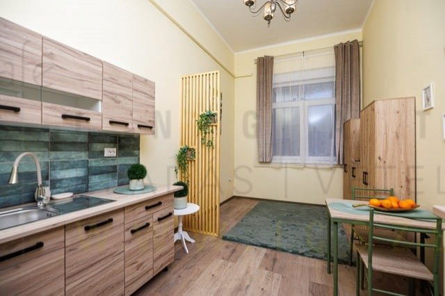 Kiadó téglalakás, albérlet, Szegeden, Bartók téren, 1+1 szobás