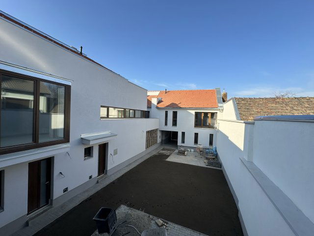 Eladó téglalakás, Vácon 74.9 M Ft, 3 szobás