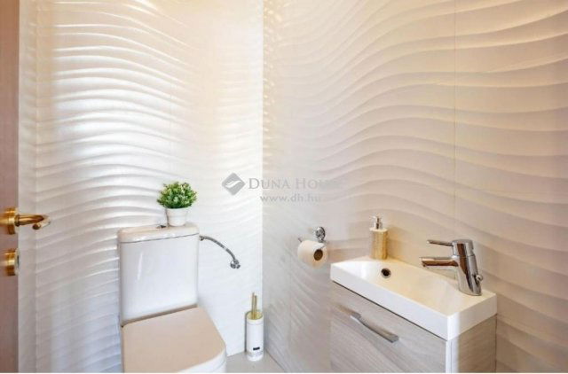 Eladó téglalakás, Budapesten, XIII. kerületben 159.2 M Ft