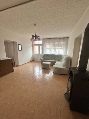 Eladó családi ház, Veszkényen 39 M Ft, 3 szobás