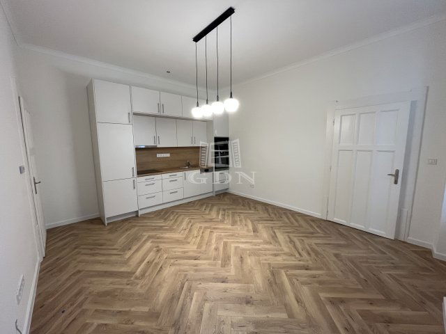 Eladó téglalakás, Budapesten, I. kerületben 109.9 M Ft, 3 szobás