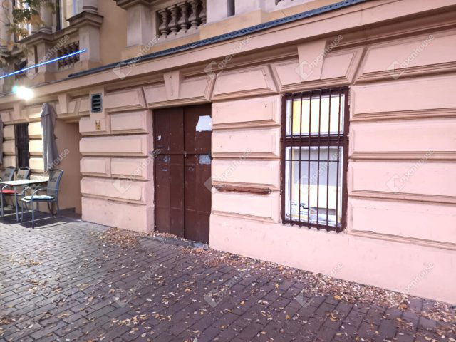 Eladó üzlethelyiség, Szegeden 39.9 M Ft, 2 szobás