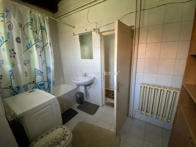 Eladó családi ház, Zsámbokon 35 M Ft, 2 szobás