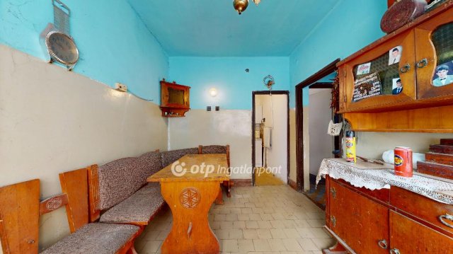 Eladó családi ház, Fehérgyarmaton 38.5 M Ft, 4+2 szobás